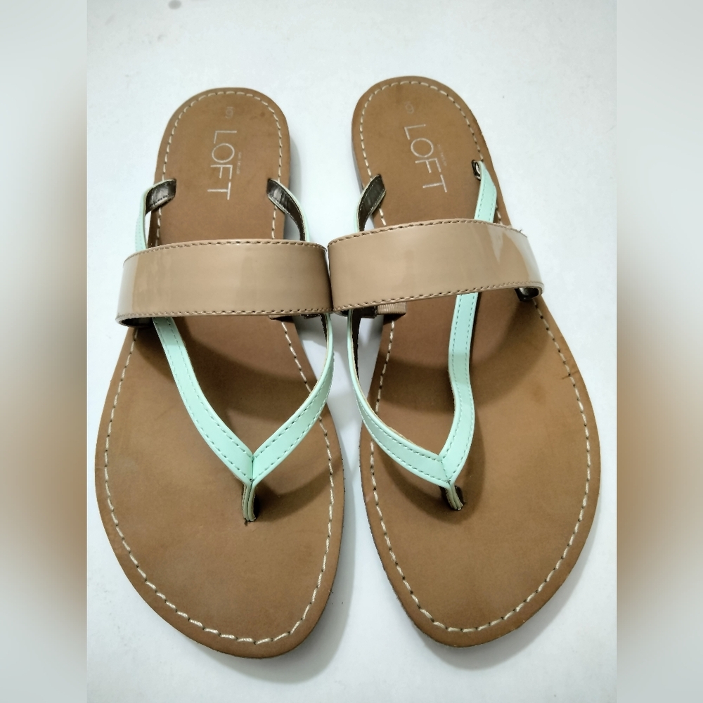 ANN TAYLOR LOFT T-STRAP SANDALS